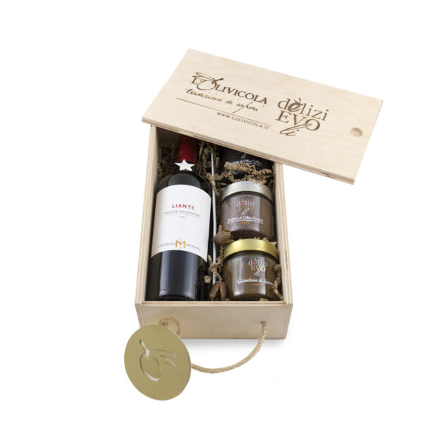 REG-004-gift-box-west-wine-three-jars-delicious-olive-growing REG-004-gift-box-west-wine-three-jars-delicious-olive-growing